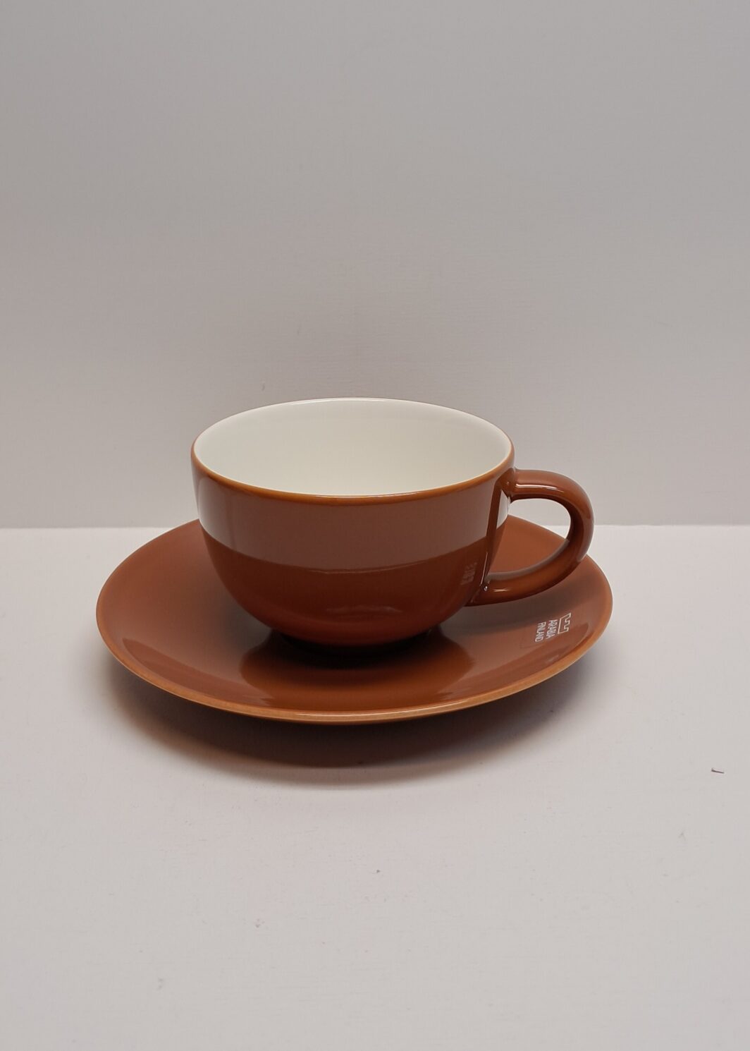 Arabia 24h kuppi sekä aluslautanen