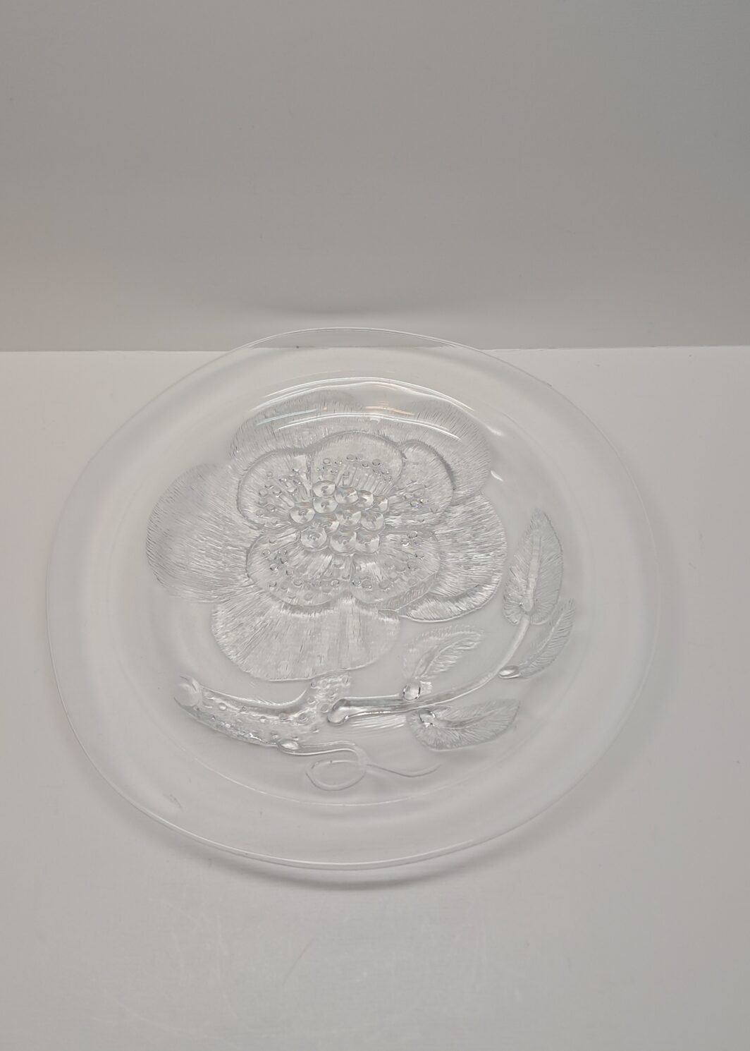 Nuutajärvi Pioni lautanen