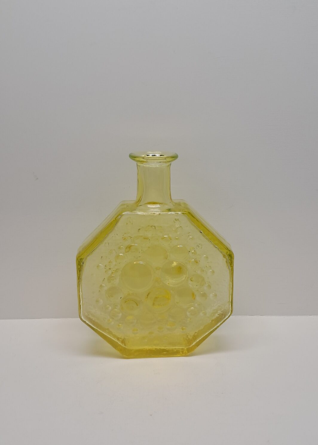 Riihimäen lasi Stella Polaris pullo, keltainen