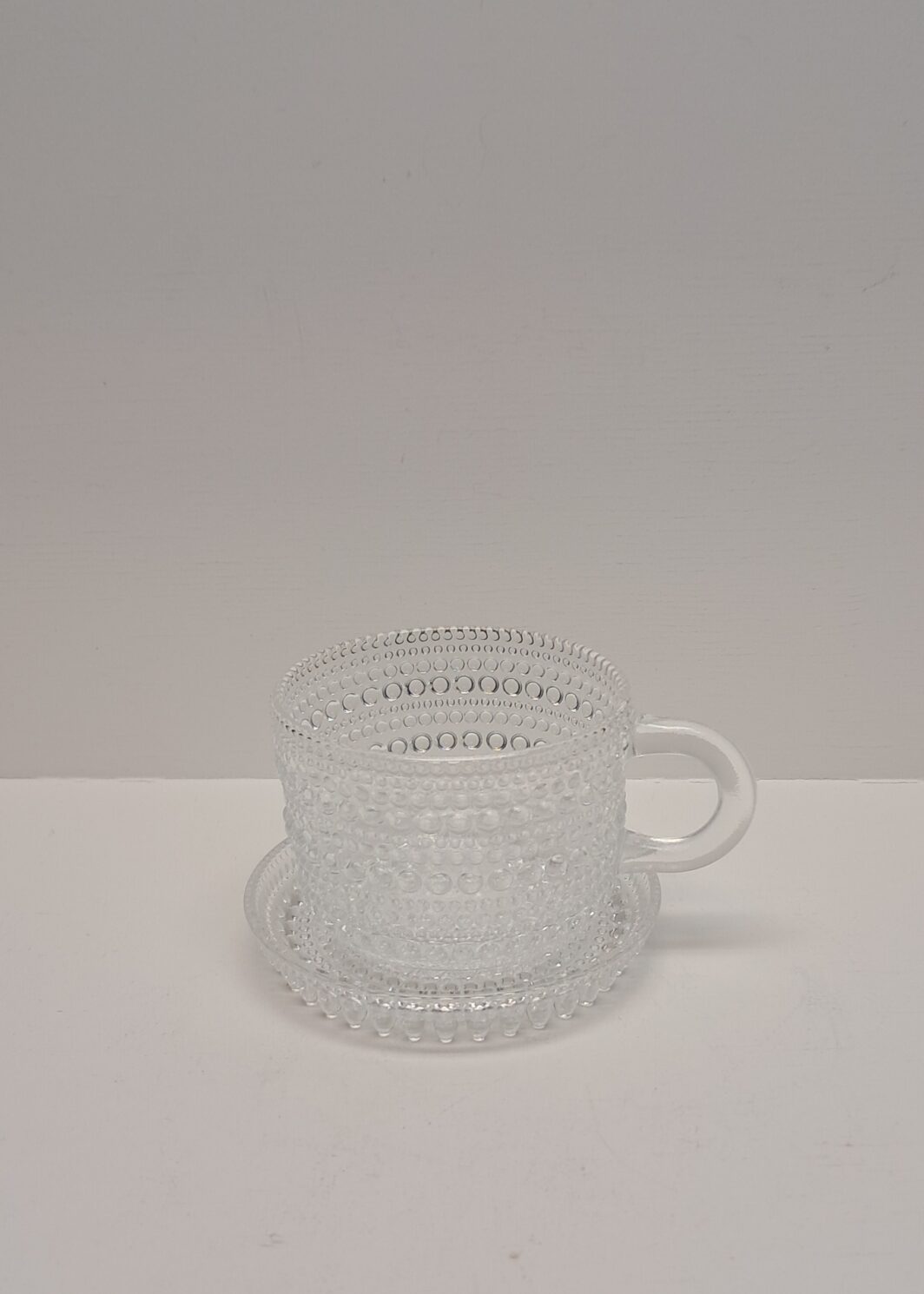 Nuutajärvi Kastehelmi kahvikuppi ja lautanen