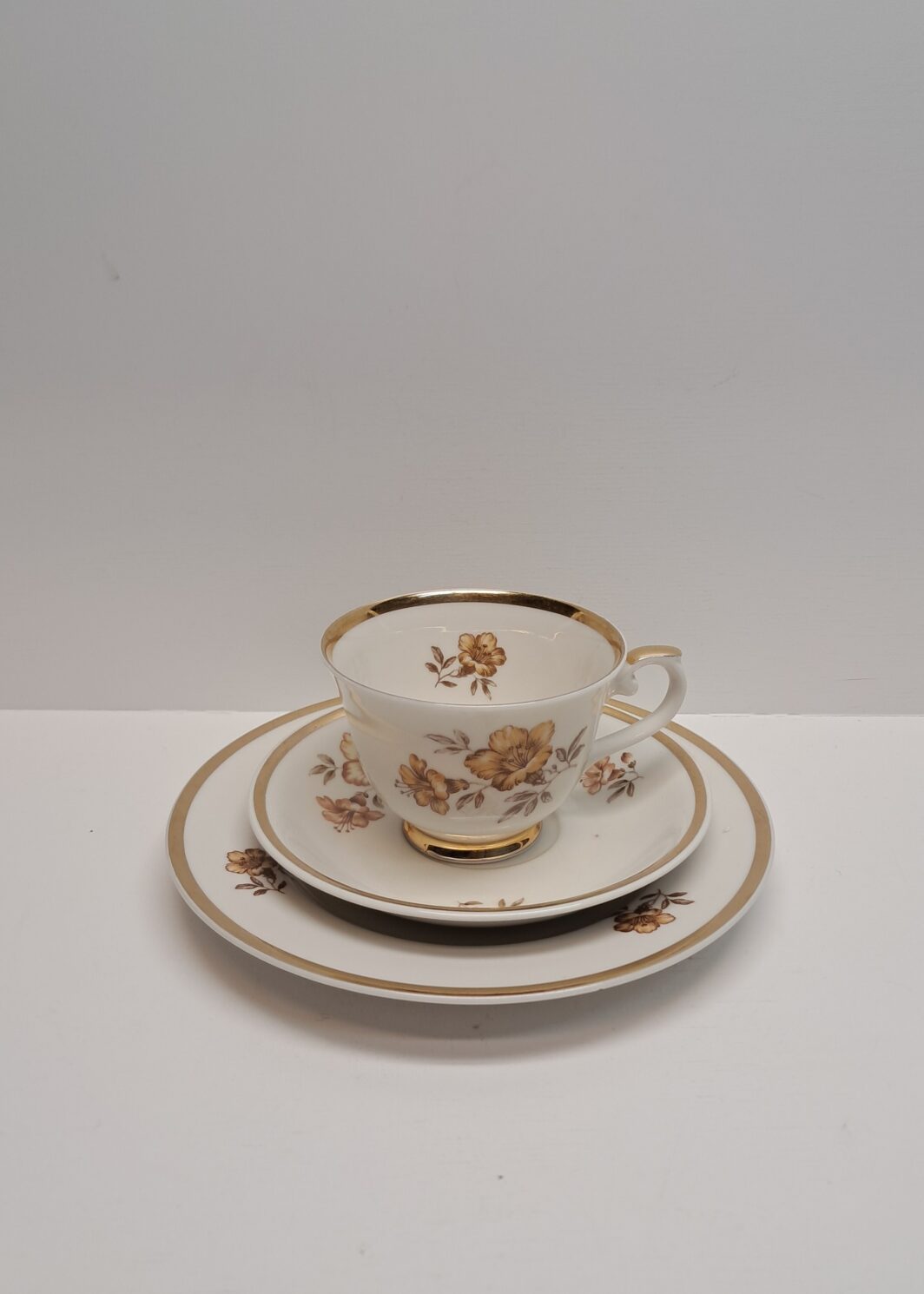 Arabia Myrna kahvikuppi lautasineen