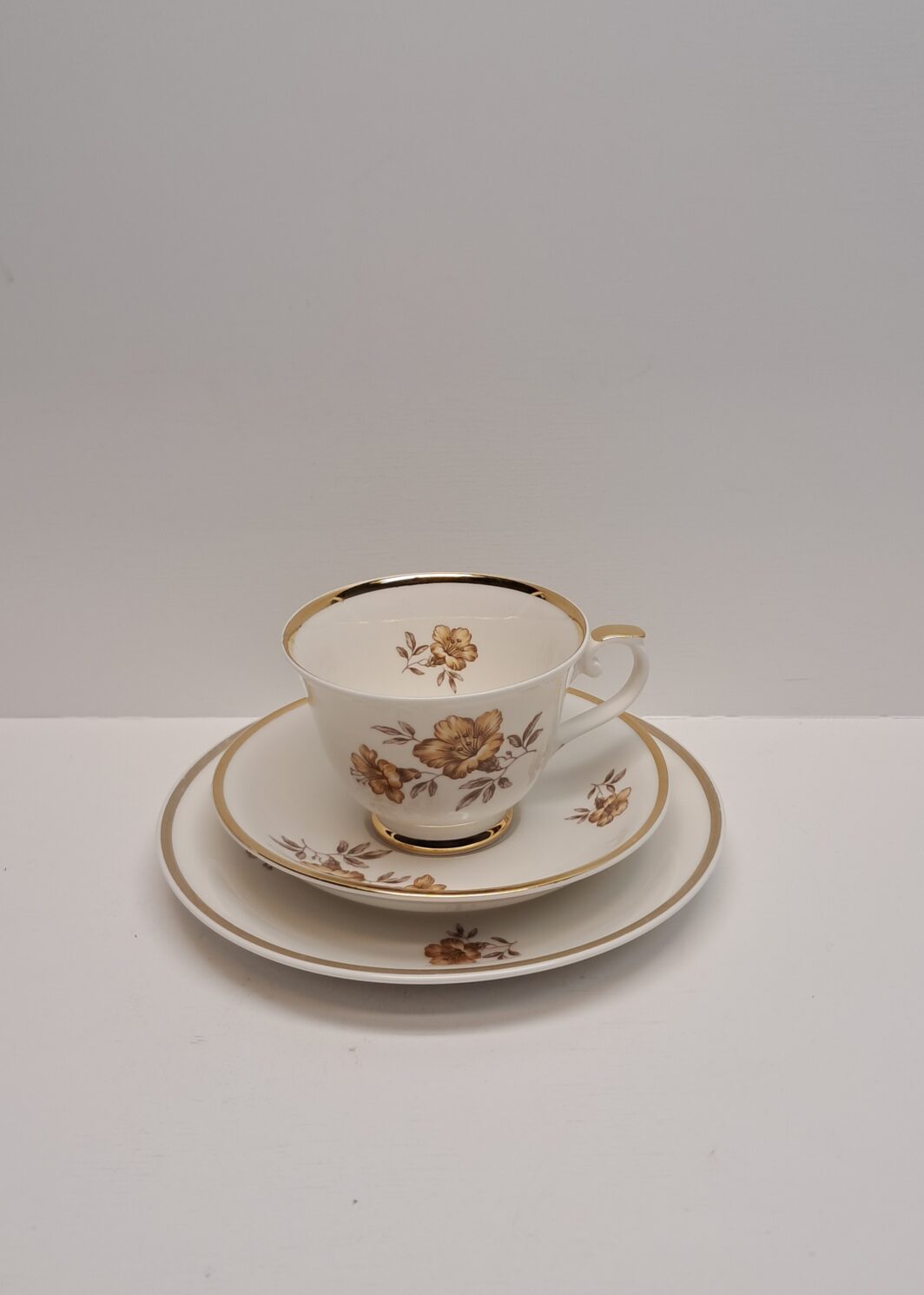 Arabia Myrna kahvikuppi lautasineen