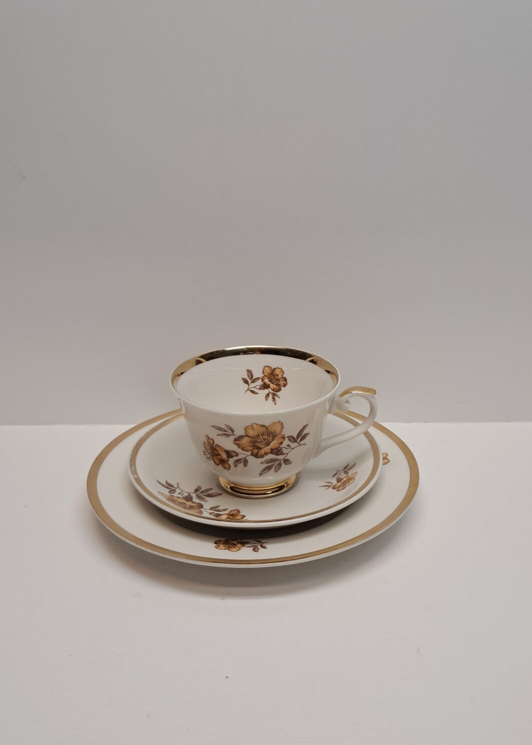 Arabia Myrna kahvikuppi lautasineen