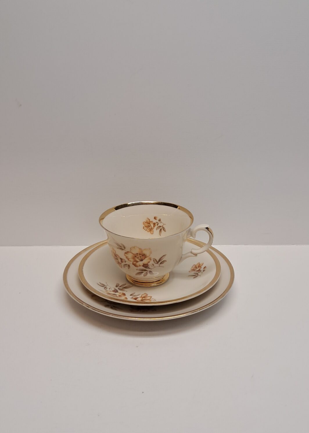 Arabia Myrna kahvikuppi lautasineen