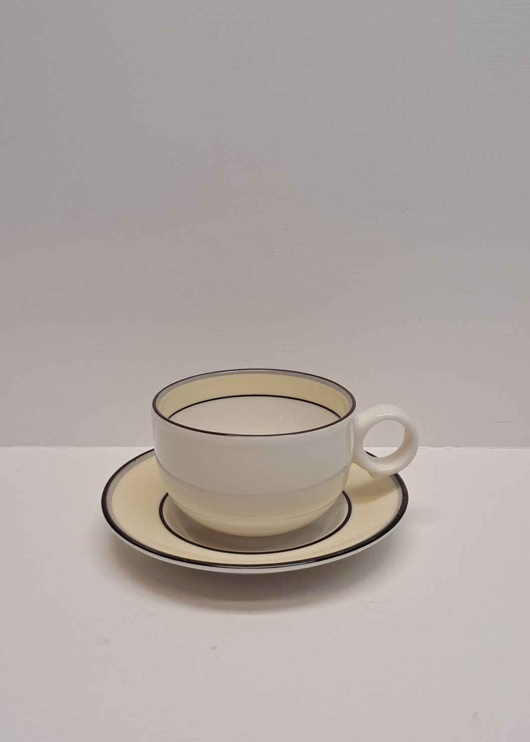 Arabia Veranda kahvikuppi ja aluslautanen