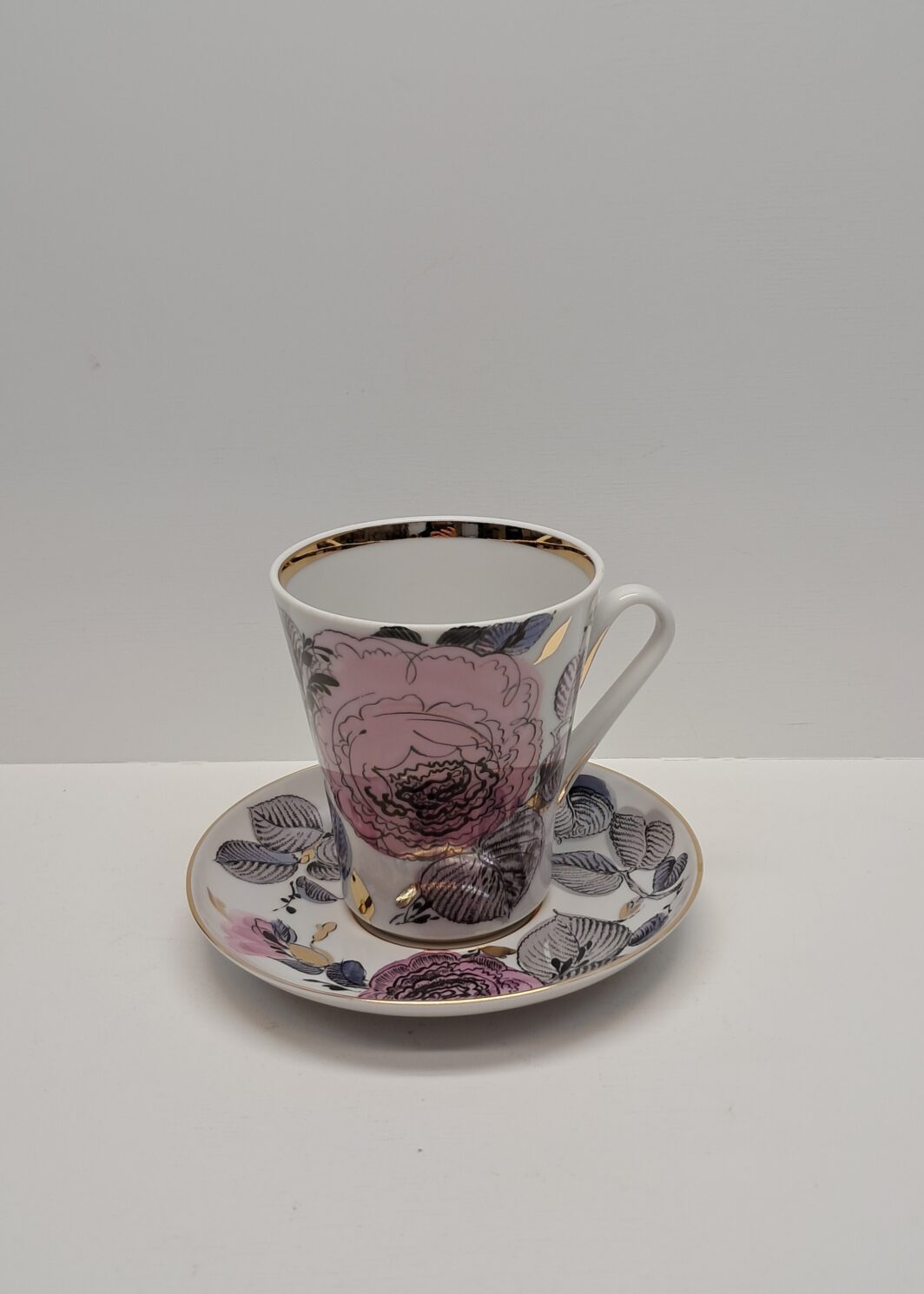 Lomonosov kuppi ja aluslautanen